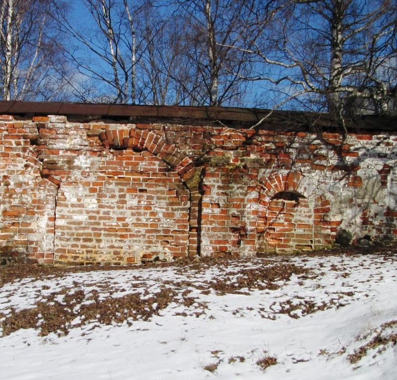 Остатки Святых ворот Ивановского монастыря